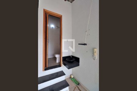 Casa de condomínio para alugar com 235m², 3 quartos e 3 vagasBanheiro da Área gourmet