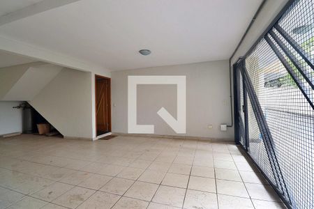 Casa de condomínio para alugar com 235m², 3 quartos e 3 vagasGaragem