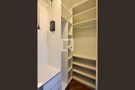 Casa de condomínio para alugar com 235m², 3 quartos e 3 vagasCloset do quarto 3 - Suíte