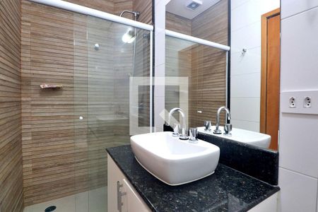 Casa de condomínio para alugar com 235m², 3 quartos e 3 vagasBanheiro do Quarto 3 - Suíte