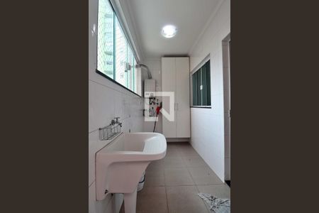 Casa de condomínio para alugar com 235m², 3 quartos e 3 vagasÁrea de Serviço