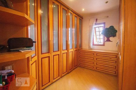 Casa à venda com 405m², 5 quartos e sem vaga Casa à venda com 405m², 5 quartos e sem vagacloset quarto 2