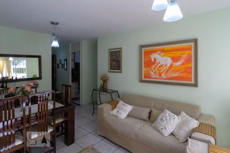 Apartamento à venda com 62m², 2 quartos e 1 vagaSala