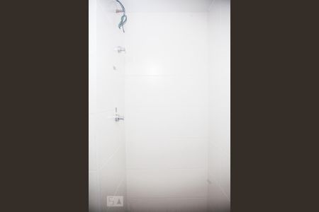 Banheiro de apartamento para alugar com 1 quarto, 28m² em República, São Paulo