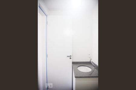 Banheiro de apartamento para alugar com 1 quarto, 28m² em República, São Paulo