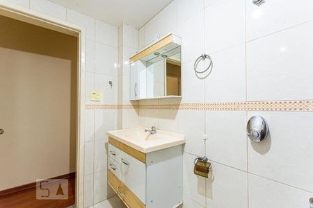 Apartamento para alugar com 100m², 3 quartos e sem vaga Apartamento para alugar com 100m², 3 quartos e sem vagaBanheiro Social