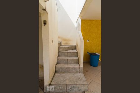 Casa à venda com 155m², 2 quartos e 2 vagasVaranda - Escada