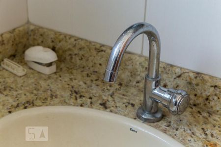 Casa à venda com 155m², 2 quartos e 2 vagasBanheiro - Torneira