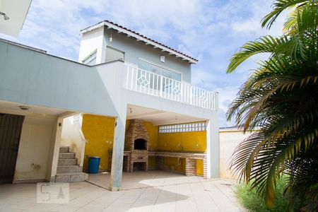Casa à venda com 155m², 2 quartos e 2 vagasÁrea de lazer