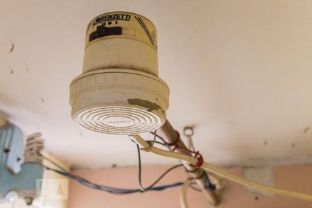 Casa à venda com 155m², 2 quartos e 2 vagasBanheiro de serviço - Chuveiro