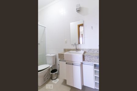 Apartamento para alugar com 80m², 2 quartos e 1 vagaDetalhe do banheiro