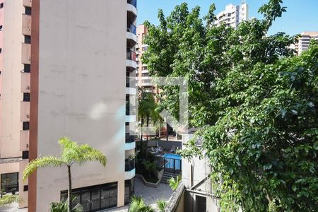 Apartamento à venda com 121m², 3 quartos e 2 vagas Apartamento à venda com 121m², 3 quartos e 2 vagasVista da suíte 2
