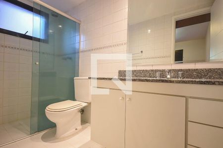 Apartamento à venda com 121m², 3 quartos e 2 vagas Apartamento à venda com 121m², 3 quartos e 2 vagasBanheiro suíte 2