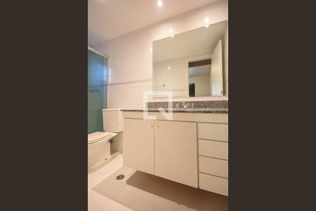Apartamento à venda com 121m², 3 quartos e 2 vagas Apartamento à venda com 121m², 3 quartos e 2 vagasBanheiro suíte 2