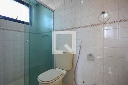 Apartamento à venda com 121m², 3 quartos e 2 vagas Apartamento à venda com 121m², 3 quartos e 2 vagasBanheiro suíte 1