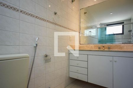 Apartamento à venda com 121m², 3 quartos e 2 vagas Apartamento à venda com 121m², 3 quartos e 2 vagasBanheiro suíte 1