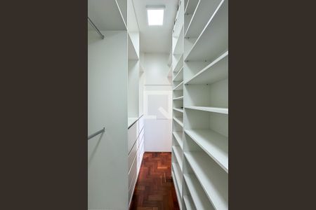 Apartamento para alugar com 126m², 4 quartos e 2 vagas Apartamento para alugar com 126m², 4 quartos e 2 vagasQuarto 3/ closet