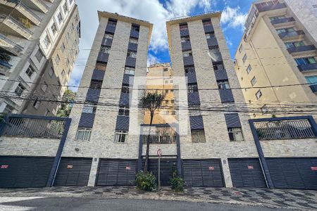 Apartamento para alugar com 126m², 4 quartos e 2 vagas Apartamento para alugar com 126m², 4 quartos e 2 vagasFachada