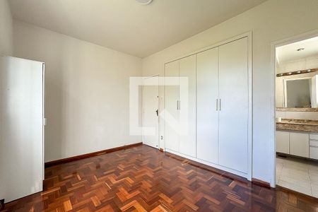 Apartamento para alugar com 126m², 4 quartos e 2 vagas Apartamento para alugar com 126m², 4 quartos e 2 vagasSuíte