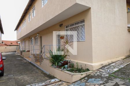 Casa de condomínio para alugar com 55m², 2 quartos e sem vaga Casa de condomínio para alugar com 55m², 2 quartos e sem vagaFachada