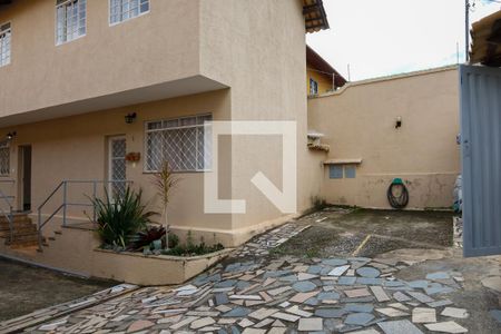 Casa de condomínio para alugar com 55m², 2 quartos e sem vaga Casa de condomínio para alugar com 55m², 2 quartos e sem vagaFachada