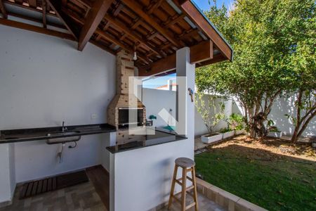 Casa à venda com 312m², 3 quartos e 3 vagasChurrasqueira