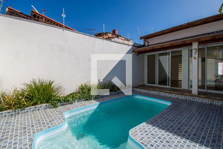 Casa à venda com 312m², 3 quartos e 3 vagasPiscina