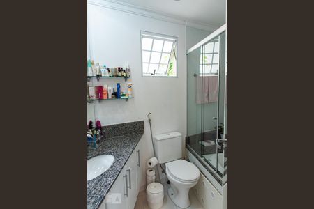 Casa à venda com 148m², 3 quartos e 1 vagaBanheiro da suíte 2