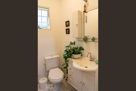 Casa à venda com 148m², 3 quartos e 1 vagaLavabo