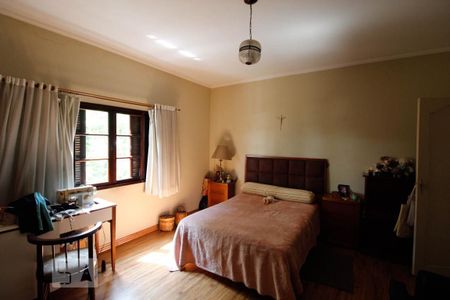 Casa à venda com 218m², 2 quartos e 3 vagasSuíte