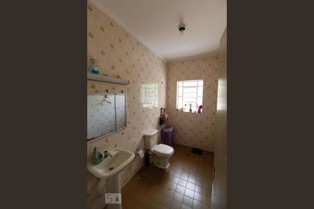 Casa à venda com 218m², 2 quartos e 3 vagasBanheiro Social