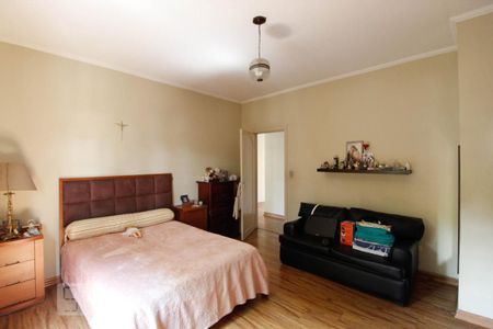 Casa à venda com 218m², 2 quartos e 3 vagasSuíte