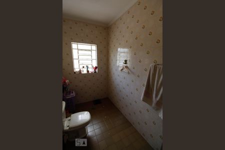 Casa à venda com 218m², 2 quartos e 3 vagasBanheiro Social