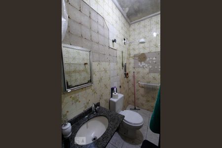 Casa à venda com 218m², 2 quartos e 3 vagasBanheiro da Suíte