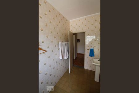 Casa à venda com 218m², 2 quartos e 3 vagasBanheiro Social