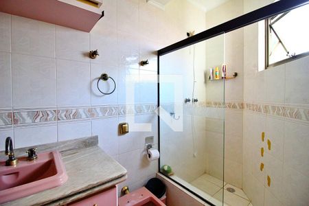 Casa à venda com 322m², 4 quartos e 4 vagasBanheiro