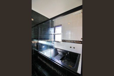 Casa à venda com 322m², 4 quartos e 4 vagasBanheiro da Suíte