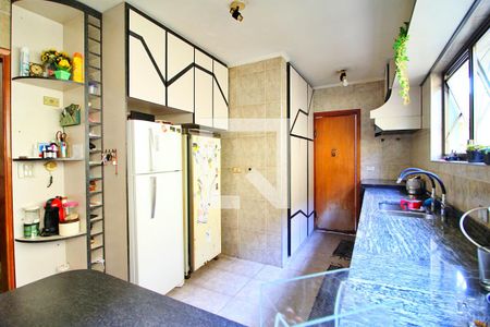 Casa à venda com 322m², 4 quartos e 4 vagasCozinha