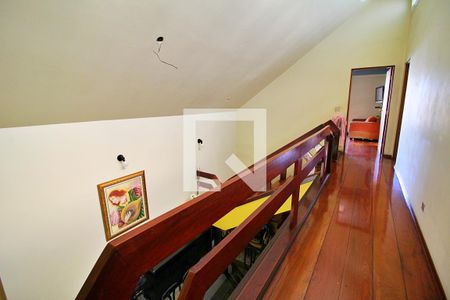 Corredor de casa à venda com 4 quartos, 322m² em Vila Homero Thon, Santo André