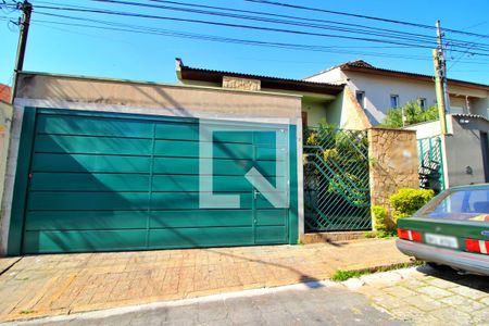 Casa à venda com 322m², 4 quartos e 4 vagasFachada