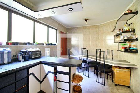 Casa à venda com 322m², 4 quartos e 4 vagasCozinha