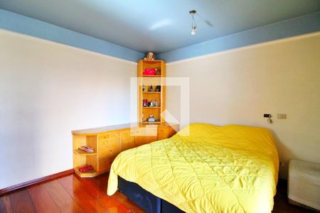 Casa à venda com 322m², 4 quartos e 4 vagasQuarto Suíte