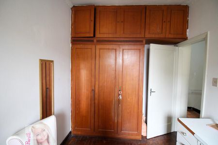 Casa de condomínio à venda com 340m², 4 quartos e 2 vagasQuarto 1 - Armários