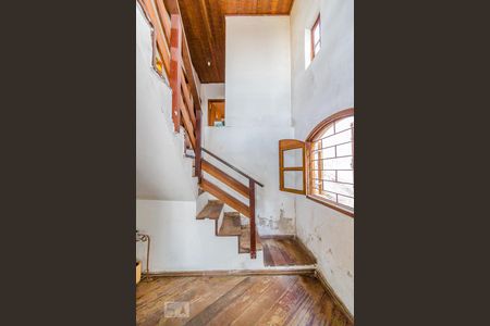 Escada de casa à venda com 3 quartos, 204m² em Tristeza, Porto Alegre