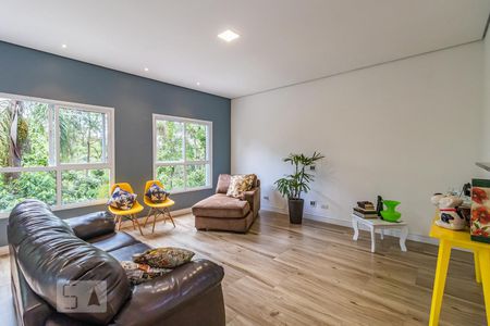 Sala de casa para alugar com 3 quartos, 285m² em São Fernando Residência, Barueri