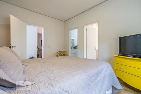 Suíte de casa para alugar com 3 quartos, 285m² em São Fernando Residência, Barueri