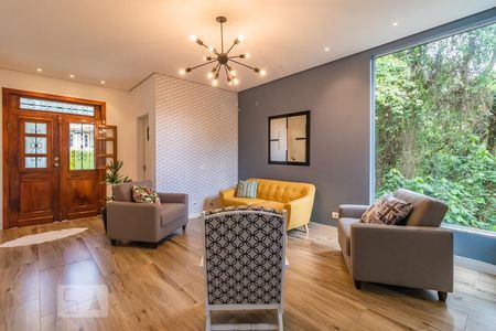 Sala de casa para alugar com 3 quartos, 285m² em São Fernando Residência, Barueri