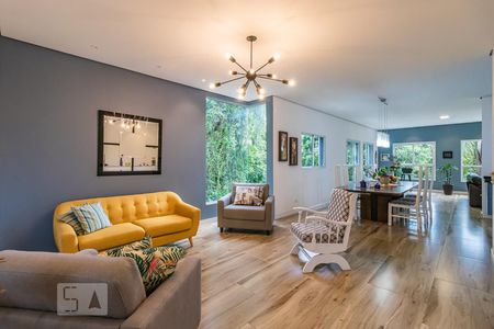 Sala de casa para alugar com 3 quartos, 285m² em São Fernando Residência, Barueri