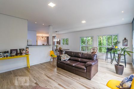 Sala de casa para alugar com 3 quartos, 285m² em São Fernando Residência, Barueri