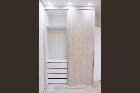 Apartamento para alugar com 55m², 2 quartos e 1 vaga Apartamento para alugar com 55m², 2 quartos e 1 vagaQuarto - Armários